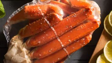 High barrier film for secondary packaging of meat and dairy products by means of the flow bag/flow vac