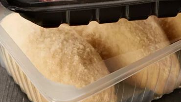 High barrier antifog film for secondary packaging of meat and dairy products